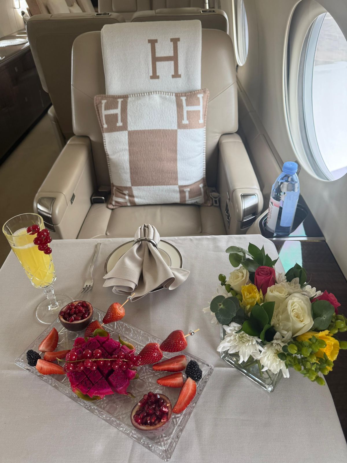 Gulfstream G450 fine dining